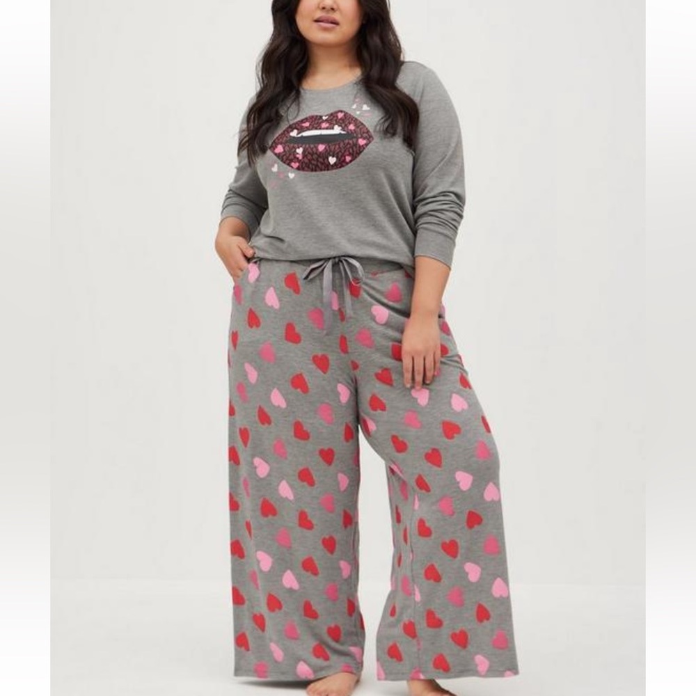 Torrid Heart Print Wide Leg Sleep Pant - Picture 1 of 6